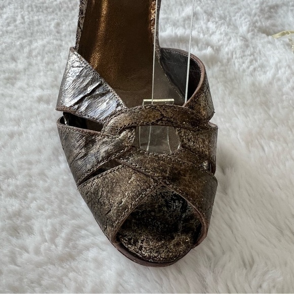 STIART WEITZMAN 6.5 Leather Distressed Peep Toe Gold Brown Heels Buckle - Picture 9 of 11